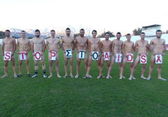 Γυμνή φωτογράφιση από τον ΑΟ Τυμπακίου κατά του AIDS.