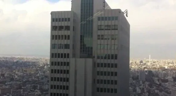 Τρομακτικό: Πανύψηλος ουρανοξύστης χορεύει από σεισμό!