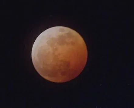 Κόκκινο φεγγάρι απόψε – Εντυπωσιακή έκλειψη