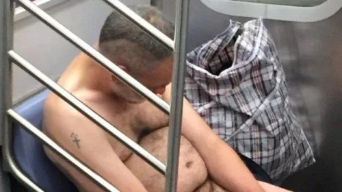 Μεθυσμένος έκανε βόλτα στο μετρό… γυμνός