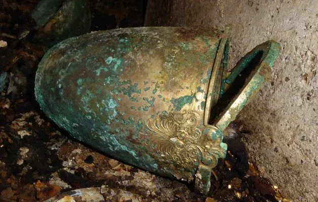 Μεγάλος ασύλητος τάφος βρέθηκε στη Βεργίνα (εικόνες)