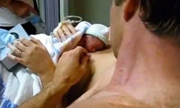 Συγκλονιστική ιστορία: Το άγγιγμα της μητέρας ανέστησε βρέφος που γεννήθηκε νεκρό! (VIDEO)
