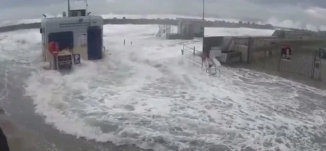 Εντυπωσιακό βίντεο από το πλημμυρισμένο λιμάνι στο Ρέθυμνο