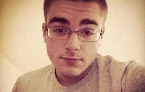 16χρονος σκότωσε συμμαθητή του και ανέβασε selfie με το πτώμα