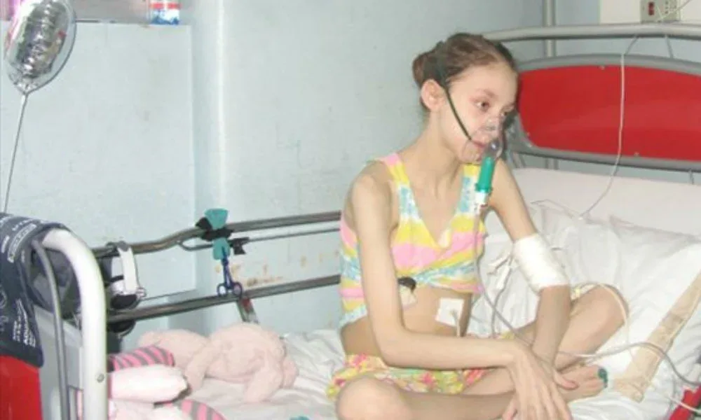 Συγκινεί η 14χρονη που ζητά να την αφήσουν να πεθάνει! (Photos video)