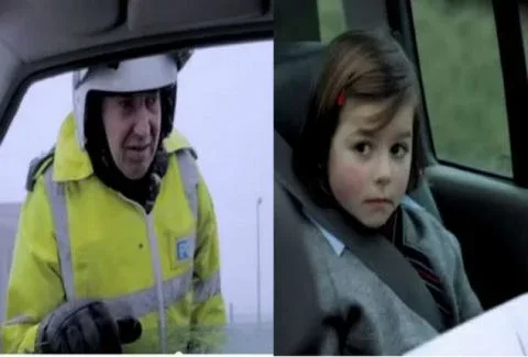 Το σημείωμα που έδειξε αυτό το κοριτσάκι στον αστυνομικό που τους σταμάτησε για έλεγχο, τον φρίκαρε! (VIDEO)