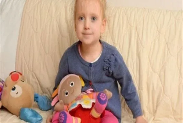 Σπαράζει καρδιές: Τρίχρονο κοριτσάκι με εγκεφαλική παράλυση ψάχνει… οικογένεια και κανείς δεν θέλει να την υιοθετήσει!
