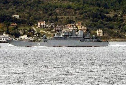 Ξεκινάει o πόλεμος;; Δείτε τον ρωσικό στόλο στα παράλια της Τουρκίας έτοιμο να χτυπήσει! (VIDEO)