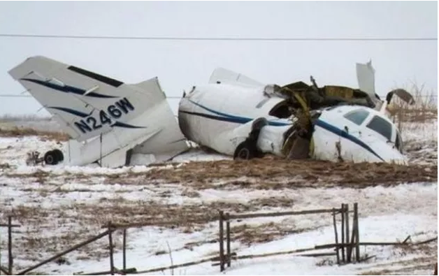 ΤΡΑΓΩΔΙΑ: Συνετρίβη αεροσκάφος – Ανάμεσα στους νεκρούς και υπουργός!