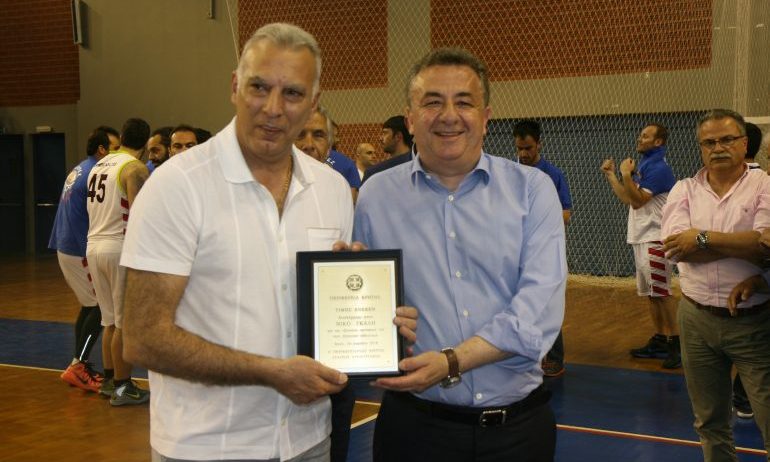 Η Κρήτη και Σταύρος Αρναουτάκης τίμησαν τον θρύλο του μπάσκετ Νίκο Γκάλη