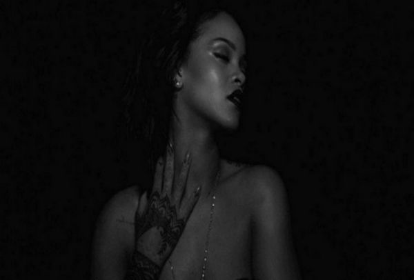 Ολόγυμνη η Rihanna, μας βάζει φωτιές στο νέο της βίντεο-κλιπ!