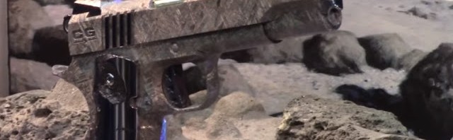 Ένα Πιστόλι αξίας 4,5 εκατομμυρίων δολαρίων κατασκευασμένο από μετεωρίτη 4,5 δισεκατομμυρίων ετών (VIDEO)