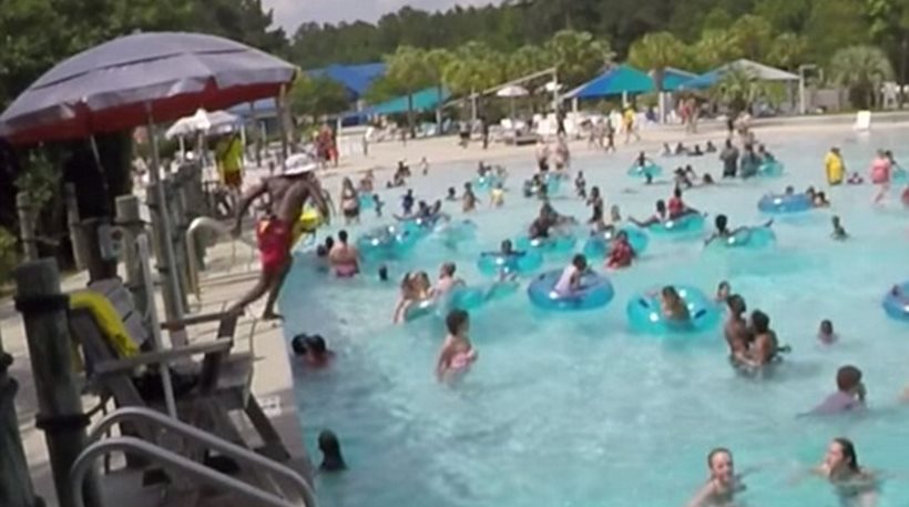 Βίντεο ΣΟΚ: Τρίχρονο κοριτσάκι πνίγεται σε πισίνα και…. δεν το βλέπει κανείς