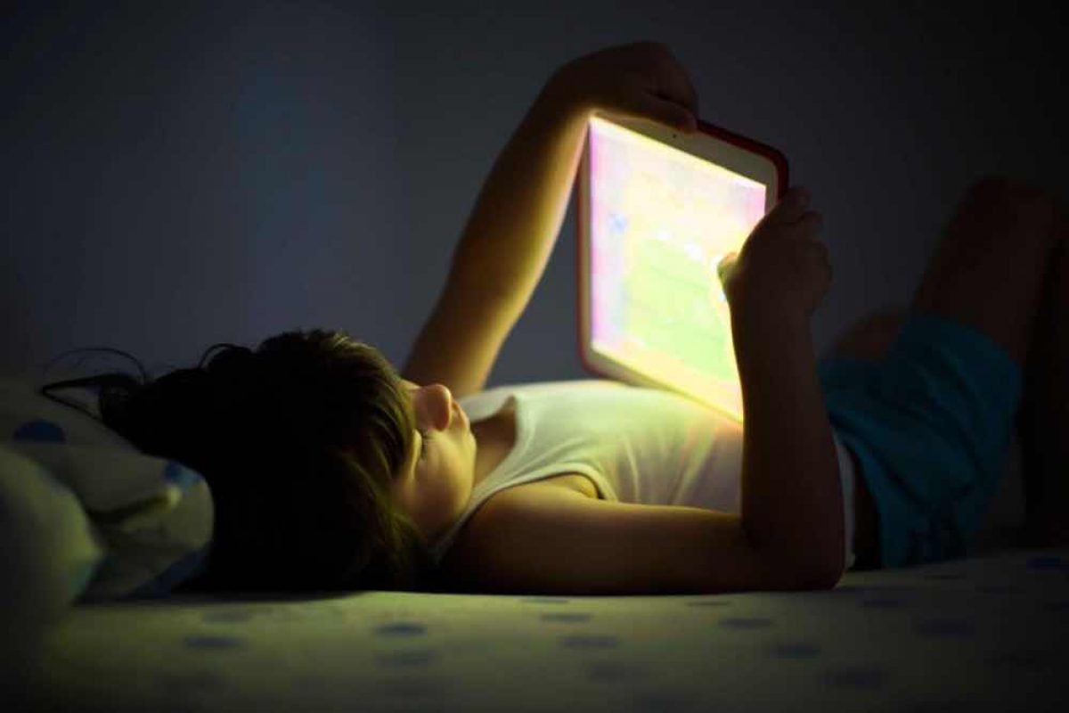 Αυτή είναι η «ψηφιακή ηρωίνη»: πώς οι οθόνες μεταμορφώνουν τα παιδιά μας σε ψυχωτικούς τοξικομανείς