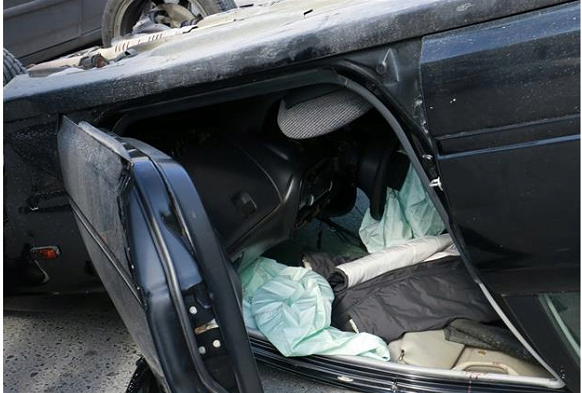 Αυτοκίνητο τούμπαρε έξω από το Ηράκλειο: Εγκλωβίστηκε η οδηγός