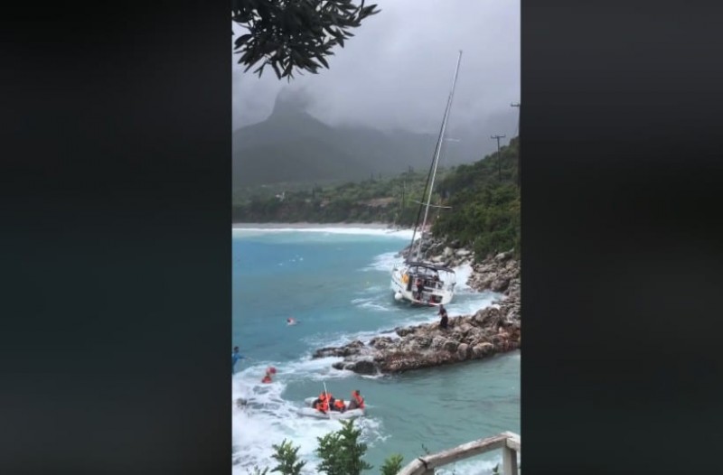 Συγκλονιστικά πλάνα από τη διάσωση επιβατών ιστιοφόρου στο Κυπαρίσσι Λακωνίας  (video)