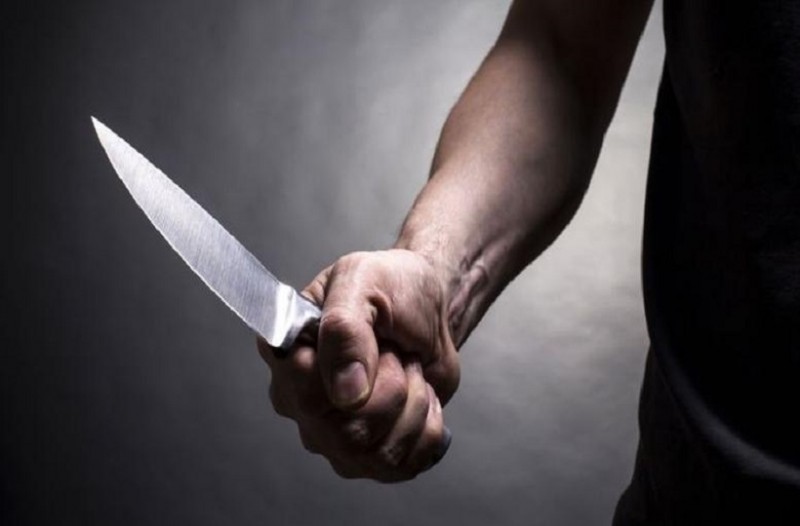 47χρονος Πατέρας επιτέθηκε με μαχαίρι στον 17χρονο γιο του..