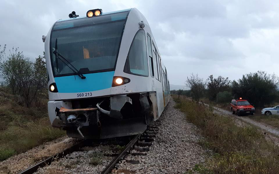 Συναγερμός στην ΤΡΑΙΝΟΣΕ: Τρένο που εκτελεί το δρομολόγιο Θεσσαλονίκη – Αθήνα προσέκρουσε σε βράχια