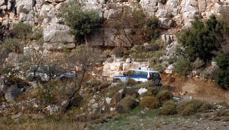 Αυτοκτονία (;) σοκ στην Κρήτη: 39χρονος βρέθηκε νεκρός με μαχαίρι στο λαιμό και μαντήλι στα μάτια!