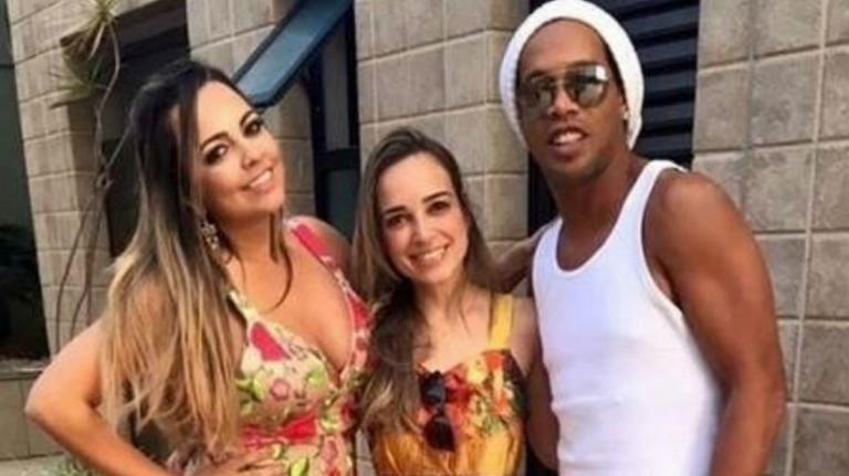 Η… διαφορετική ζωή του Βραζιλιάνου ΣΤΑΡ: Συζεί με δύο γυναίκες ο Ροναλντίνιο! video