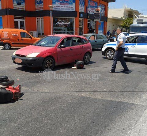 Δικυκλιστής στην Κρήτη «προσγειώθηκε» στο παρμπρίζ αυτοκινήτου (εικόνες)