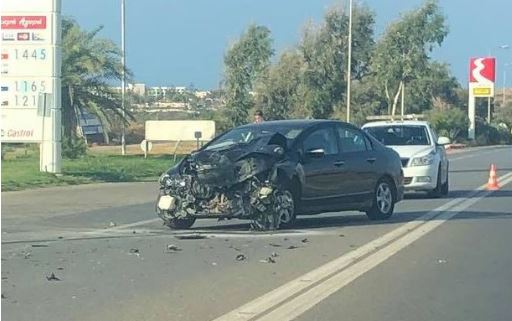 ΙΧ συγκρούστηκε με αγροτικό στον ΒΟΑΚ (Φωτογραφίες)