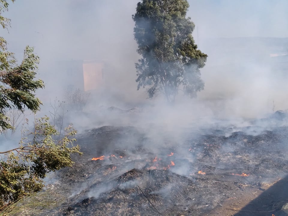 Ισχυρές δυνάμεις της πυροσβεστικής προσπαθούν να θέσουν υπό έλεγχο την Φωτιά στο Τυμπάκι