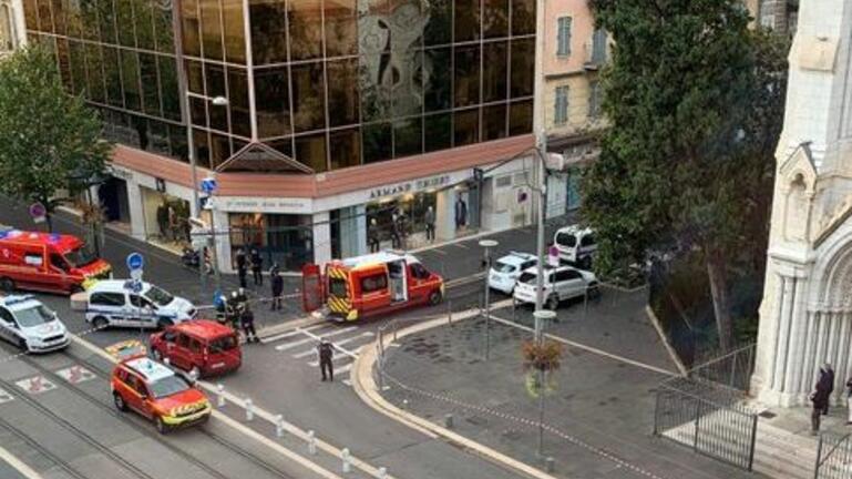 Γυναίκα βρέθηκε αποκεφαλισμένη: Τρεις οι νεκροί από την επίθεση με μαχαίρι στη Γαλλία