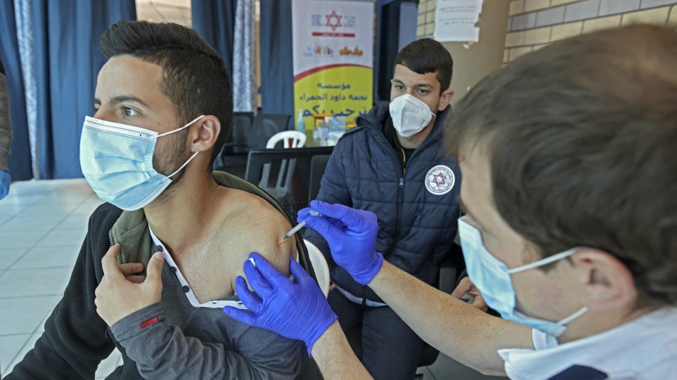 Εμβόλιο ή συχνό τεστ, αλλιώς στο σπίτι χωρίς μισθό αποφάσισε δικαστήριο στο Ισραήλ