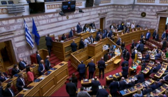 Έκτακτη είδηση:  Κατέρρευσε ο Κουτσούμπας στην Βουλή – Διεκόπη η συνεδρίαση