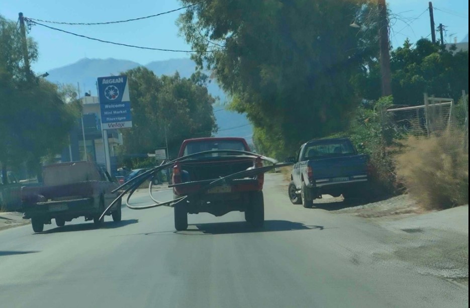 Ο χάρος βγήκε παγανιά μέρα μεσημέρι στο δρόμο Τυμπάκι – Αγία Γαλήνη vid.