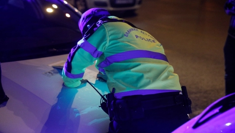 Γυναίκα στη Θεσσαλονίκη δάγκωσε αστυνομικό όταν εκείνος πήγε να της «κόψει» κλήση