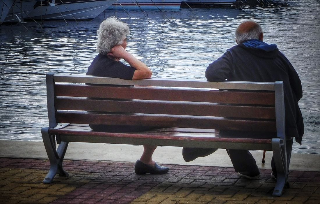 Τα πρώτα έξυπνα ρολόγια για τους ευάλωτους ηλικιωμένους της Αθήνας – News.gr