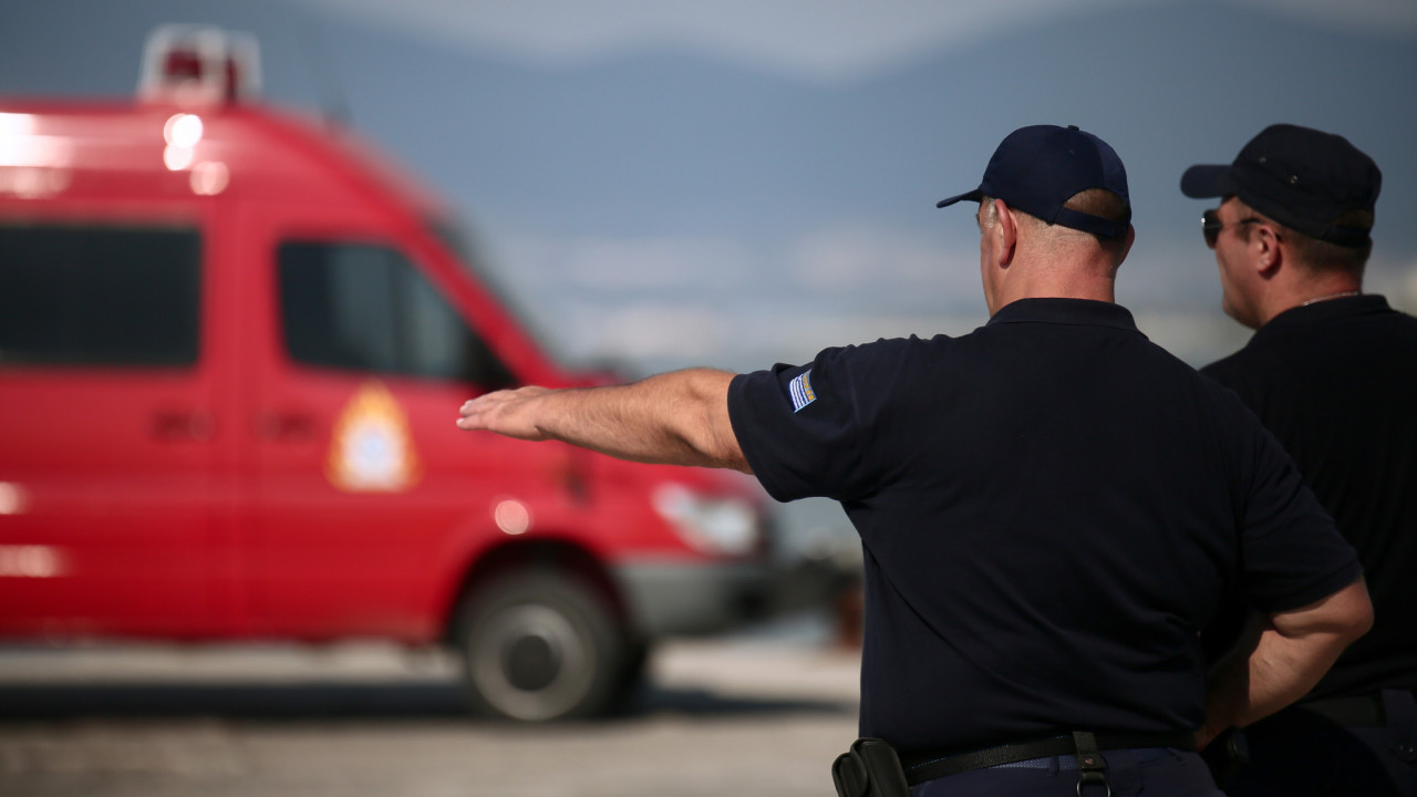 Σαλαμίνα: Αυτοκίνητο έπεσε στη θάλασσα – Βγήκε μόνος του ο οδηγός