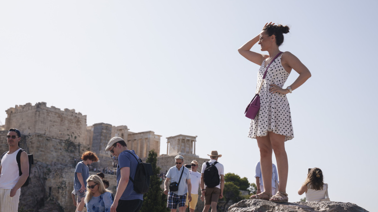 Ελλάδα: Γιατί χάνουν τη ζωή τους τόσοι τουρίστες;