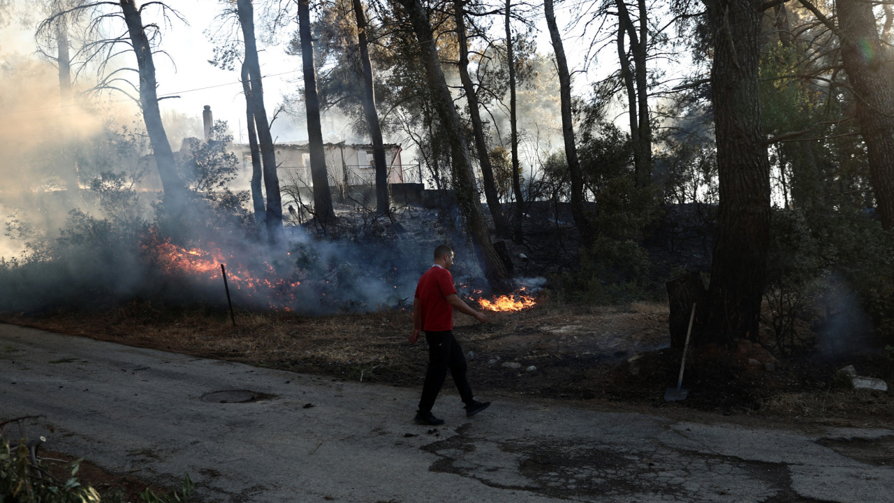 Φωτιά- Σταμάτα: Νεκρός 45χρονος από ανακοπή