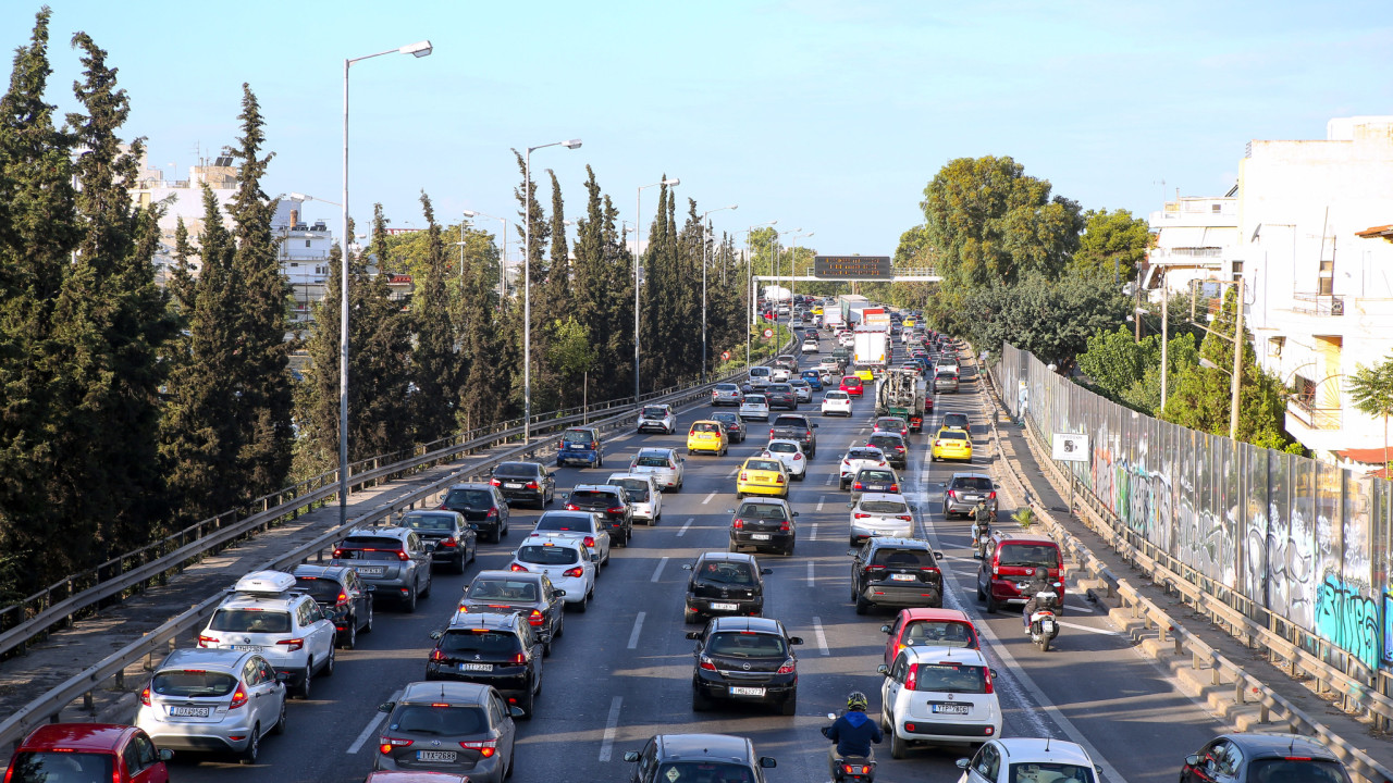 Κίνηση: Κυκλοφοριακά προβλήματα σε Κηφισό, Αττική Οδό, Συγγρού και Κατεχάκη