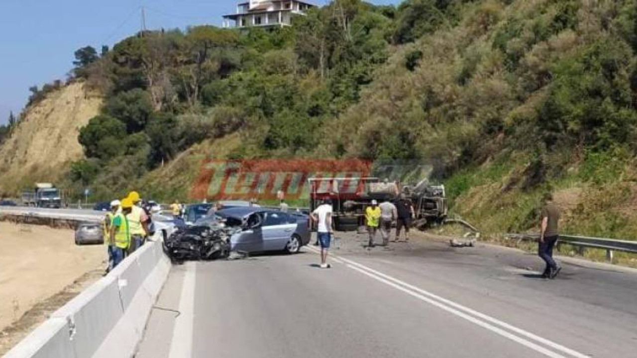 Θανατηφόρο τροχαίο στην Πατρών Πύργου: Δύο νεκροί – Δείτε φωτογραφίες