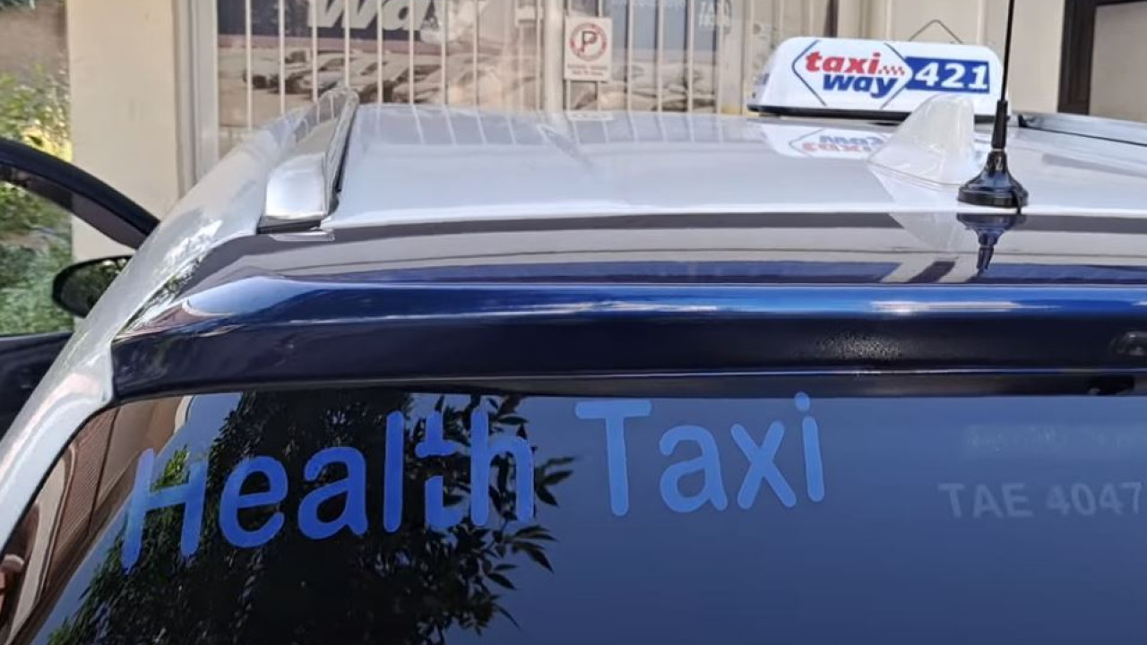 Διαώστες κυκλοφορούν με Ηealth Taxi στη Θεσσαλονίκη