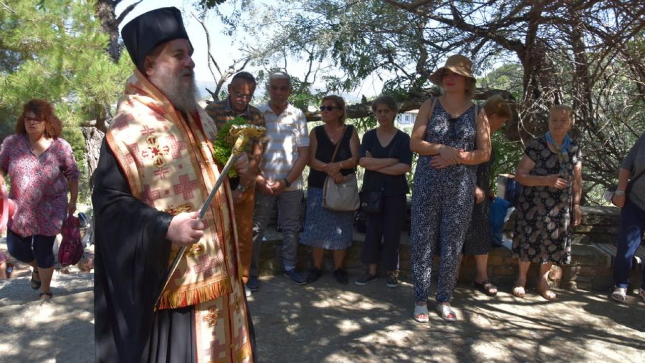 Ιμβρος: To εκκλησάκι των Αγίων Αναργύρων γιόρτασε όπως παλιά -Φωτογραφίες