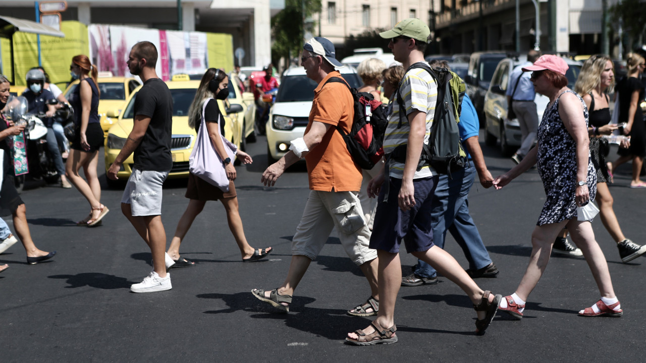 Κορωνοϊός: Τετραπλασιάστηκαν οι νοσηλείες | ΣΚΑΪ