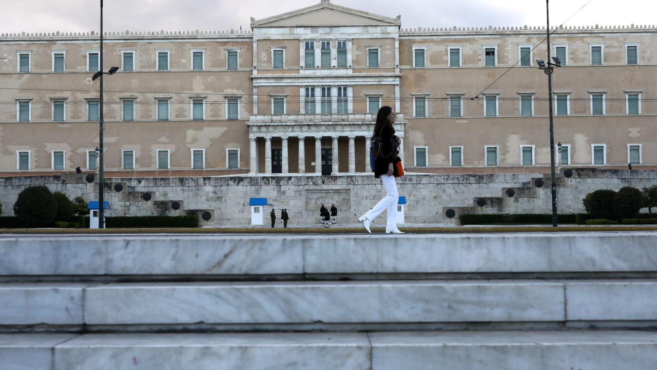 Νέα αυτοκίνητα για τους πολιτικούς αρχηγούς και τους βουλευτές – Ποιες ήταν οι προτιμήσεις τους