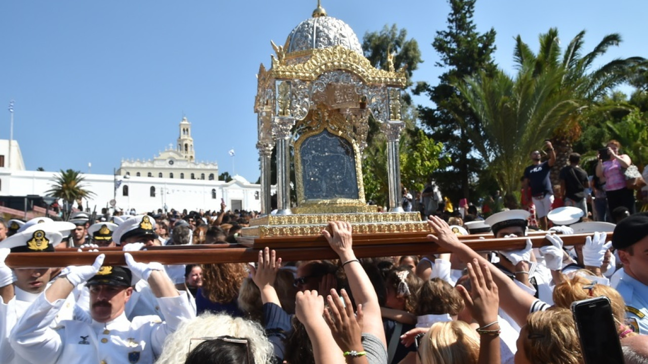 Δεκαπενταύγουστος: Το «Πάσχα του καλοκαιριού»- Η Παναγία η φιδούσα και η Παναγιά του Χάρου