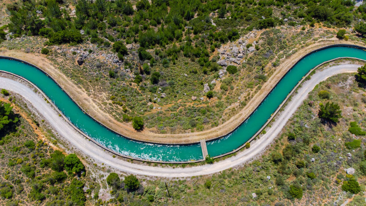 ΕΥΔΑΠ: Μεταφορά νερού από τη λίμνη Κρεμαστών και Μονάδες Αφαλάτωσης για την αντιμετώπιση της λειψυδρίας