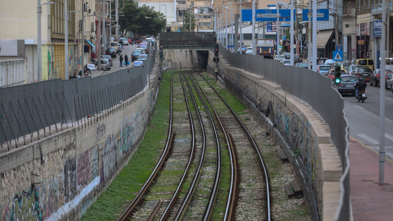 Καπνοί σε συρμό του Ηλεκτρικού στον σταθμό Ειρήνη – Επενέβη άμεσα η Πυροσβεστική