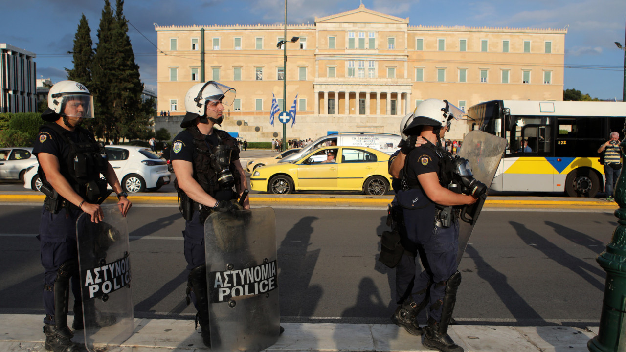 Ένταση και χημικά στην Πλατεία Συντάγματος