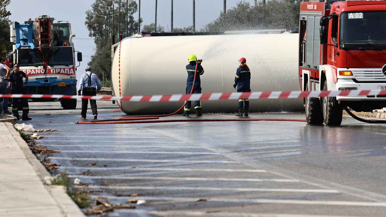 Λεωφόρος Σχιστού: Απομακρύνθηκε το βυτιοφόρο, κανονικά η κυκλοφορία