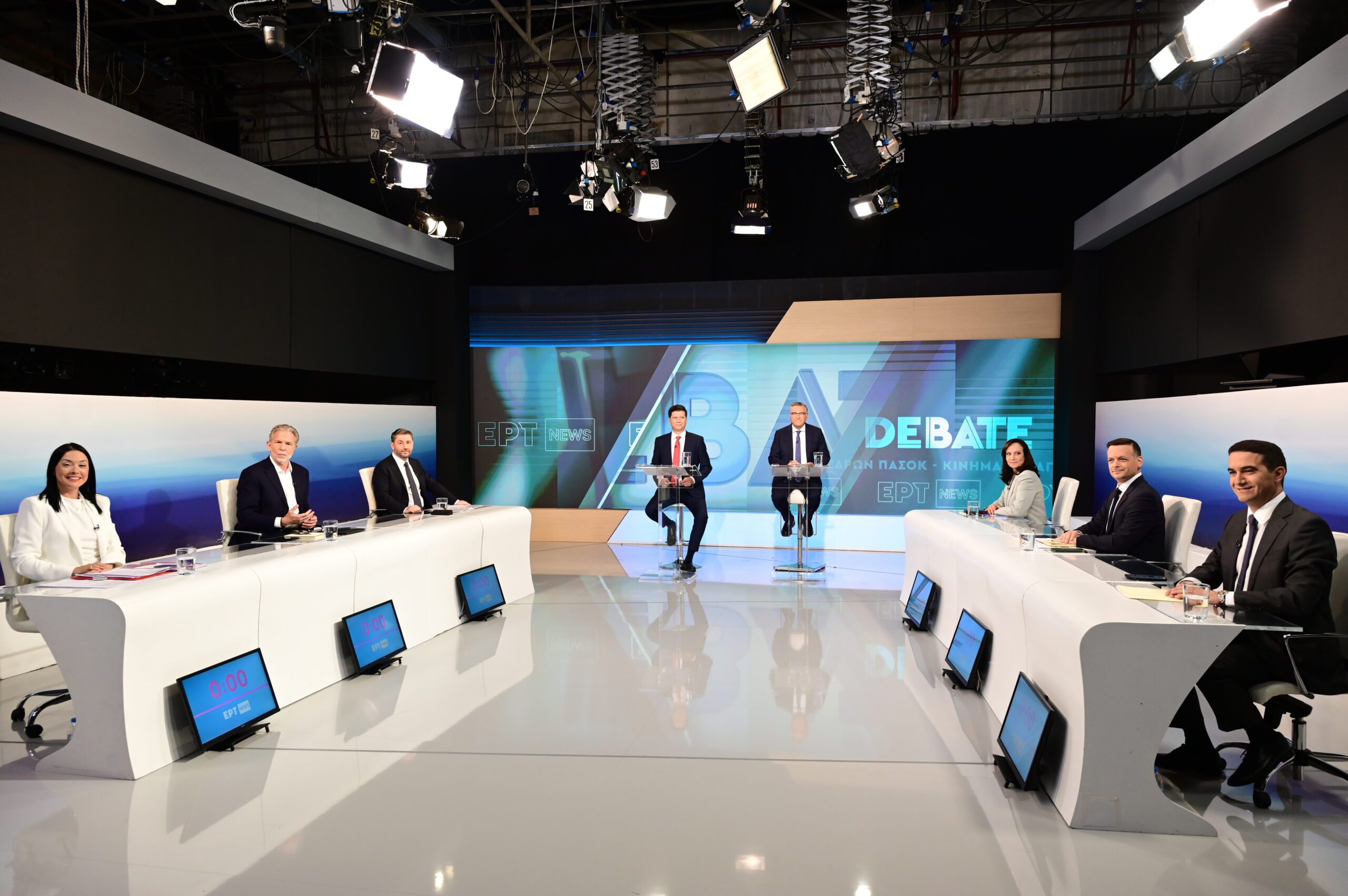 Debate – ΠΑΣΟΚ: Οι τελικές τοποθετήσεις των έξι υποψηφίων για την ηγεσία