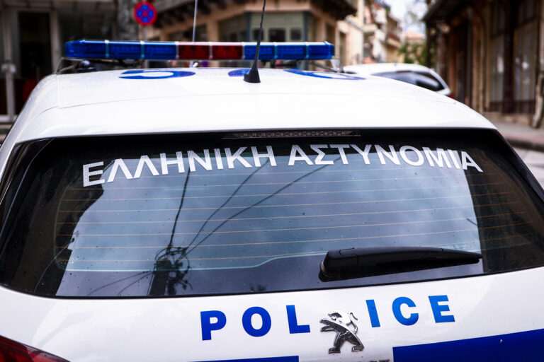 Συνελήφθη 28χρονος σε βάρος του οποίου εκκρεμούσαν 2 εντάλματα σύλληψης για διευκόλυνση εισόδου αλλοδαπών