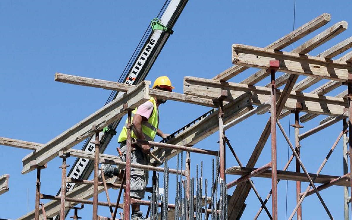 Οικοδομικά υλικά: Νέες ανατιμήσεις 5,6% τον Αύγουστο – Στα τούβλα η υψηλότερη αύξηση 12,4%